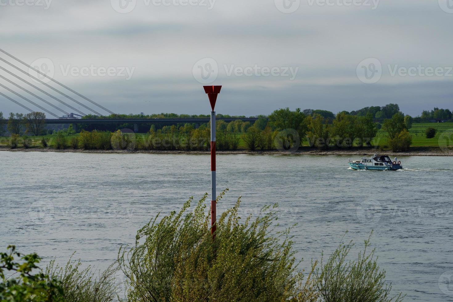 o rio reno perto de wesel foto