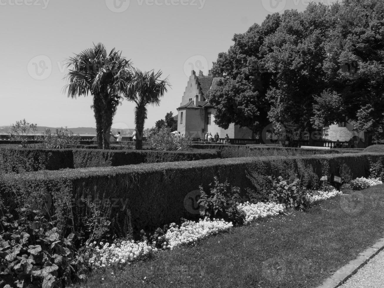 a cidade de meersburg no lago de constância foto