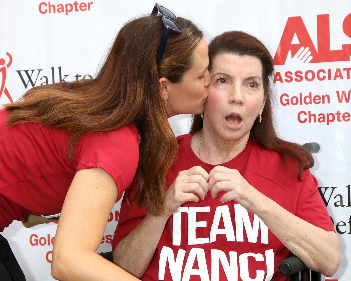 los angeles, 16 de outubro - jennifer garner, nanci ryder na associação als capítulo oeste dourado los angeles county caminhada para derrotar als no parque de exposições em 16 de outubro de 2016 em los angeles, ca foto