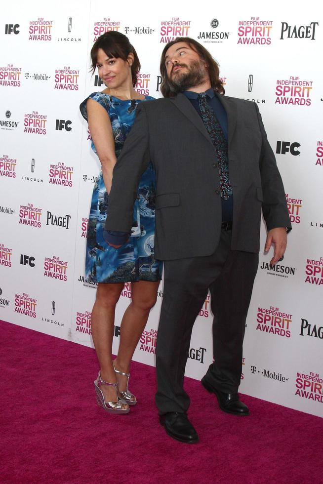 los angeles, 23 de fevereiro - tanya haden, jack black atende os prêmios de espírito independente de filme de 2013 na tenda na praia em 23 de fevereiro de 2013 em santa monica, ca foto