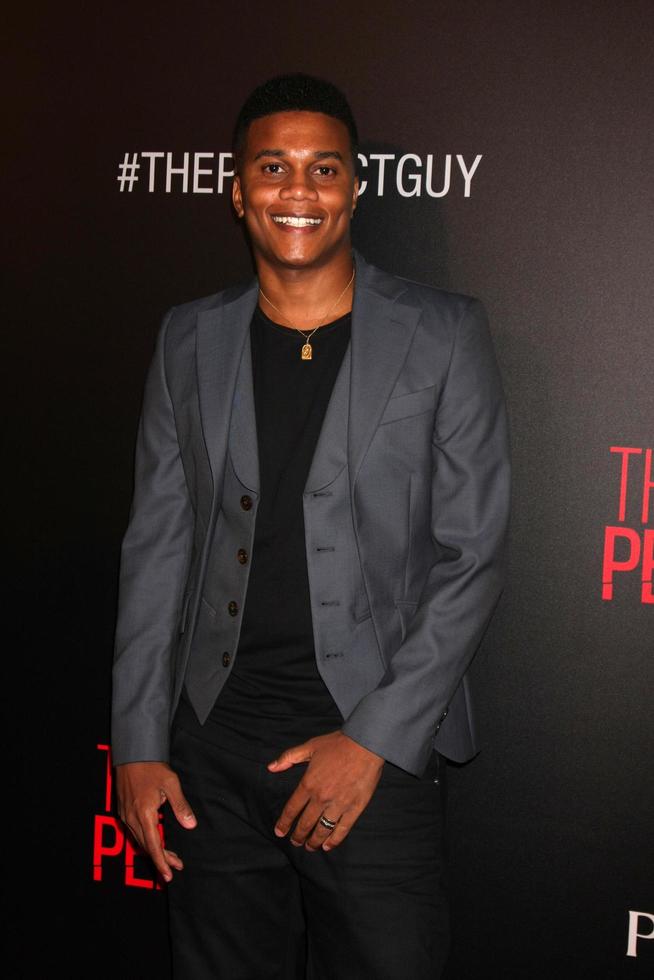 los angeles, 2 de setembro - cory hardrict no the perfect guy la premiere no writer's guild theatre em 2 de setembro de 2015 em beverly hills, ca foto