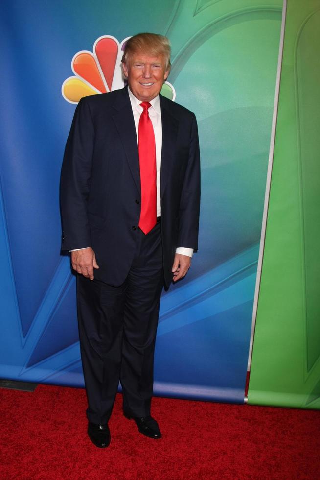 los angeles, 16 de dezembro - donald trump no nbcuniversal tca press tour no hotel huntington langham em 16 de dezembro de 2015 em pasadena, ca foto