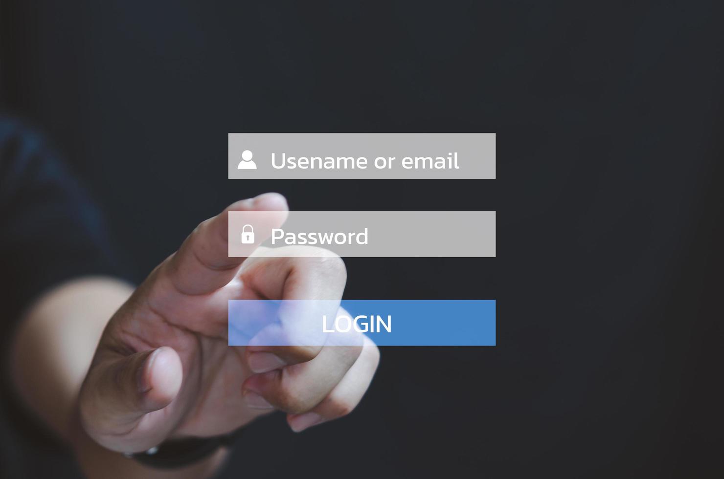 empresário tocando na senha da tela virtual nome de usuário ou conta de login de e-mail online. foto