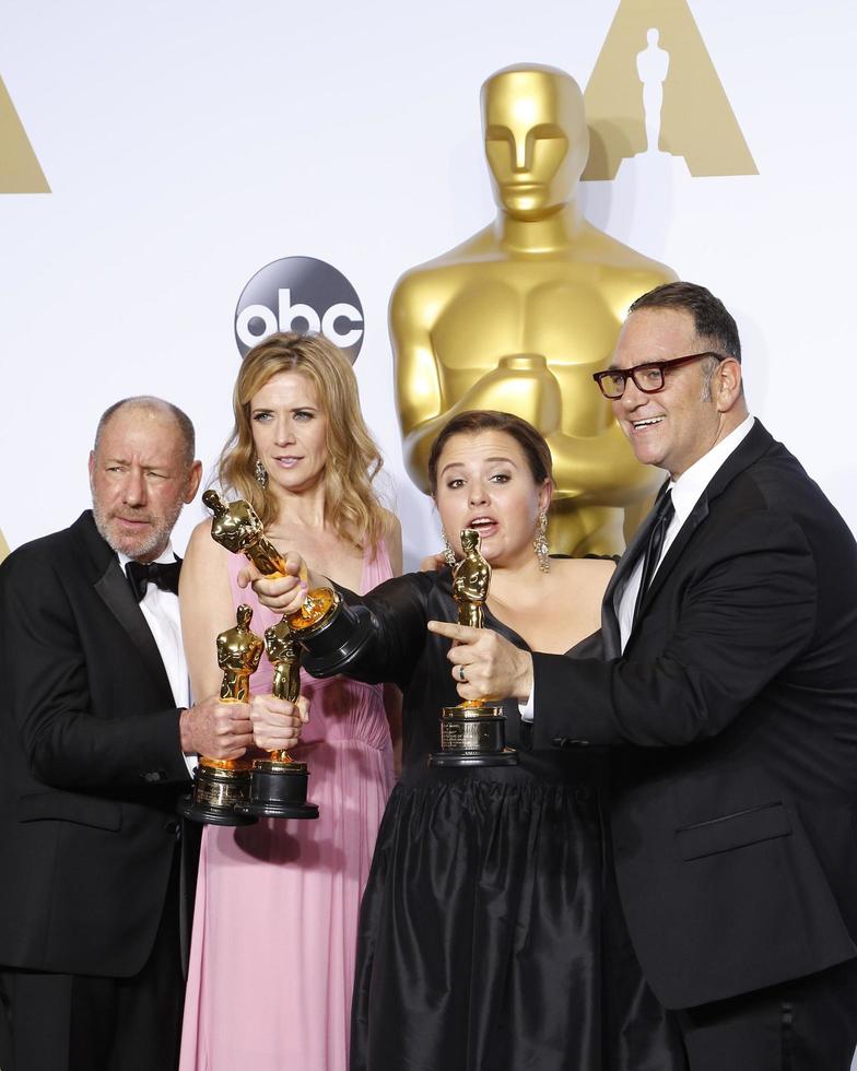 los angeles, 28 de fevereiro - steve golin, blye pagon faust, nicole rocklin, michael sugar na 88ª premiação anual da academia, sala de imprensa no dolby theater em 28 de fevereiro de 2016 em los angeles, ca foto