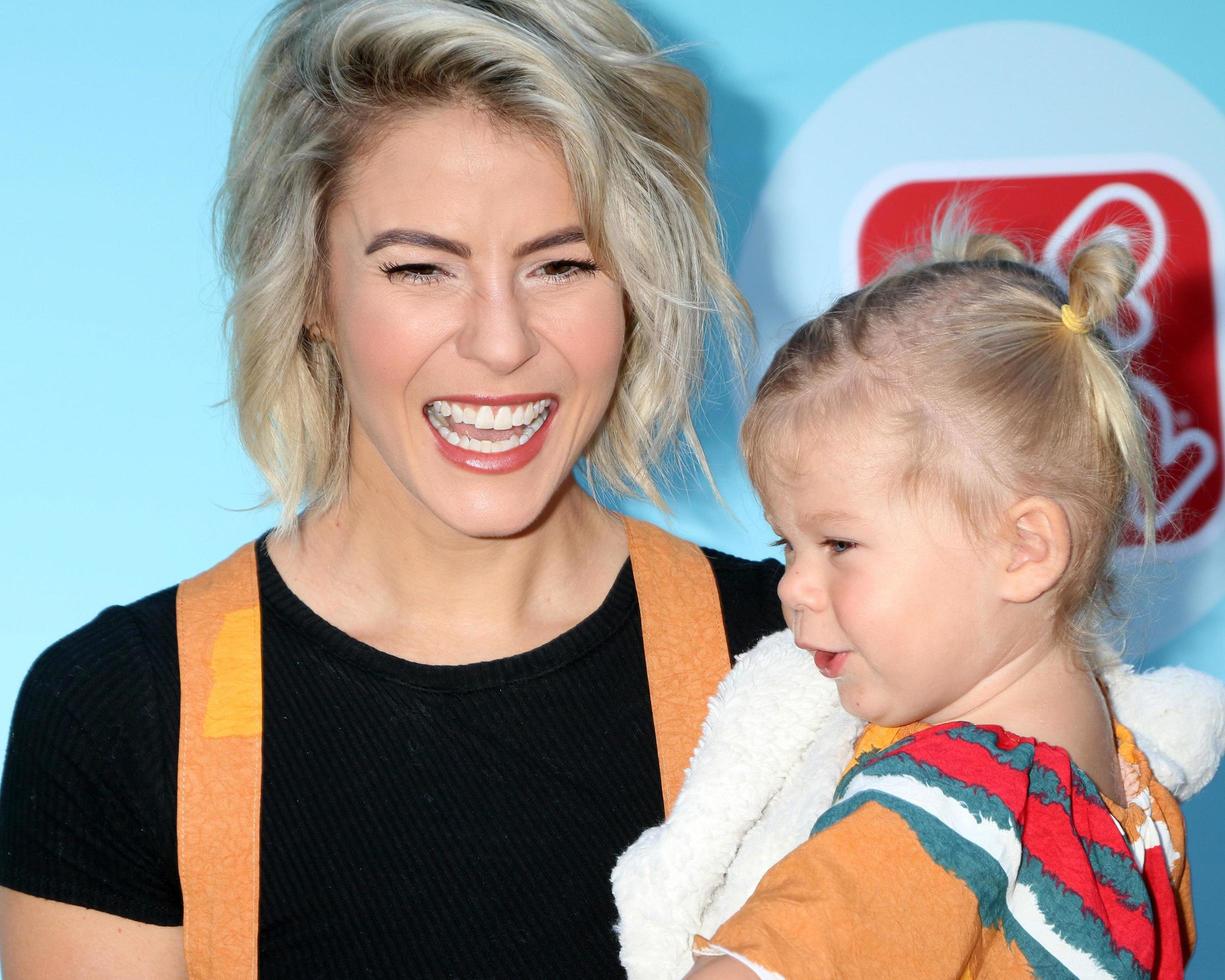 los angeles, 24 de setembro - linsey godfrey, aleda seren adamson no 5º evento anual de conscientização de segurança do tapete vermelho nos estúdios de imagem da sony em 24 de setembro de 2016 em culver city, ca foto