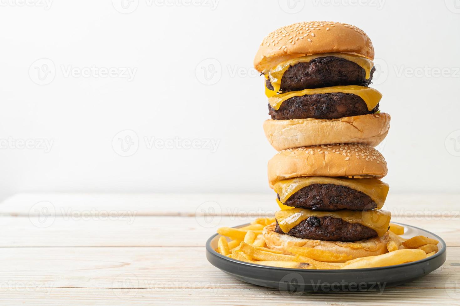 hambúrguer ou hambúrguer de carne com queijo foto
