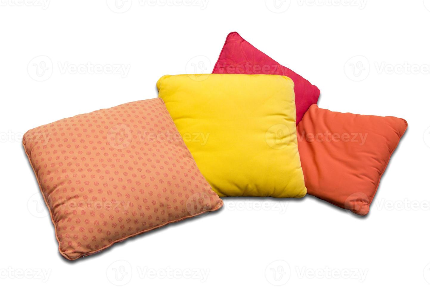 almofadas coloridas isoladas no fundo branco foto
