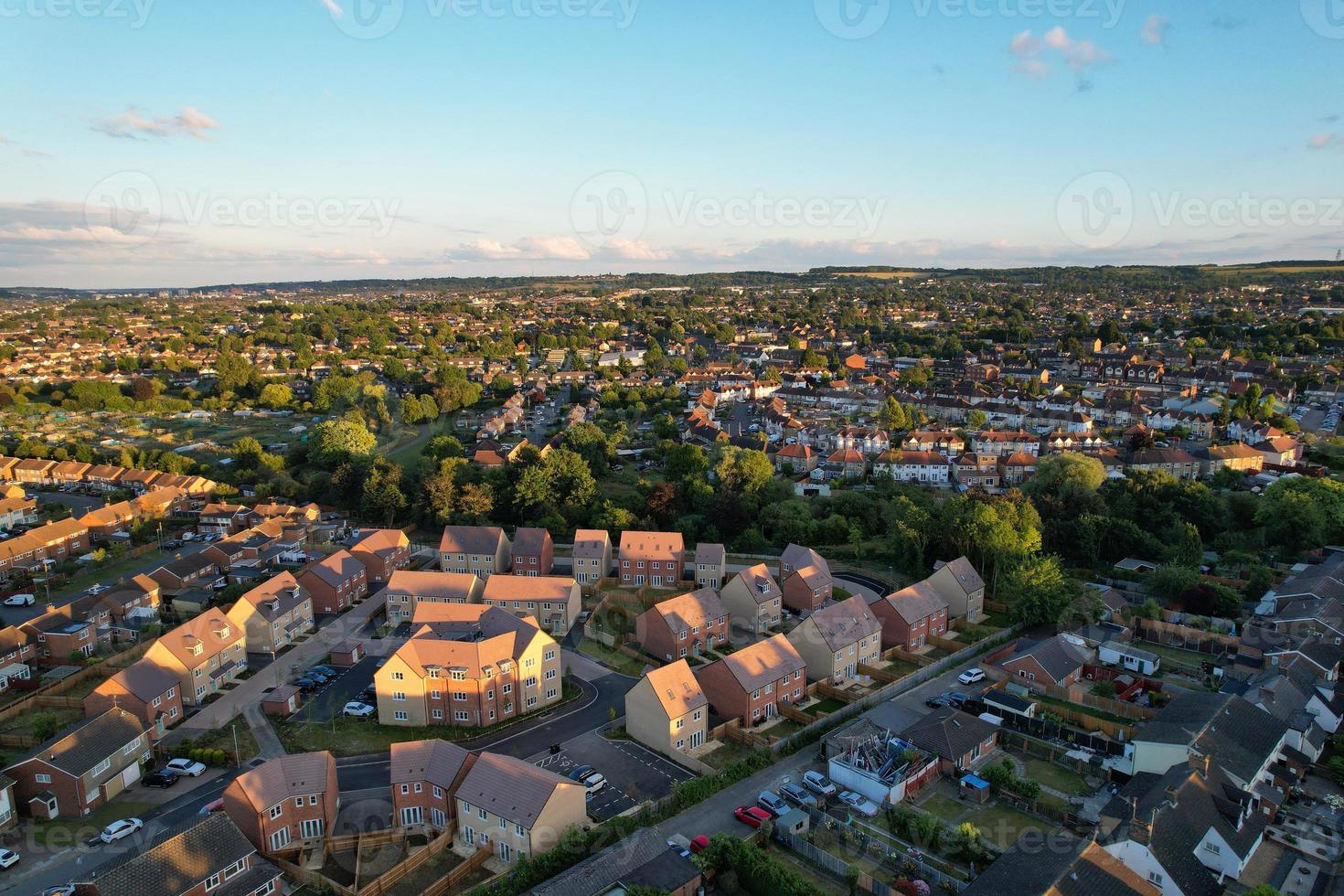 imagens aéreas por drone vista de alto ângulo de londres luton cidade da inglaterra grã-bretanha foto