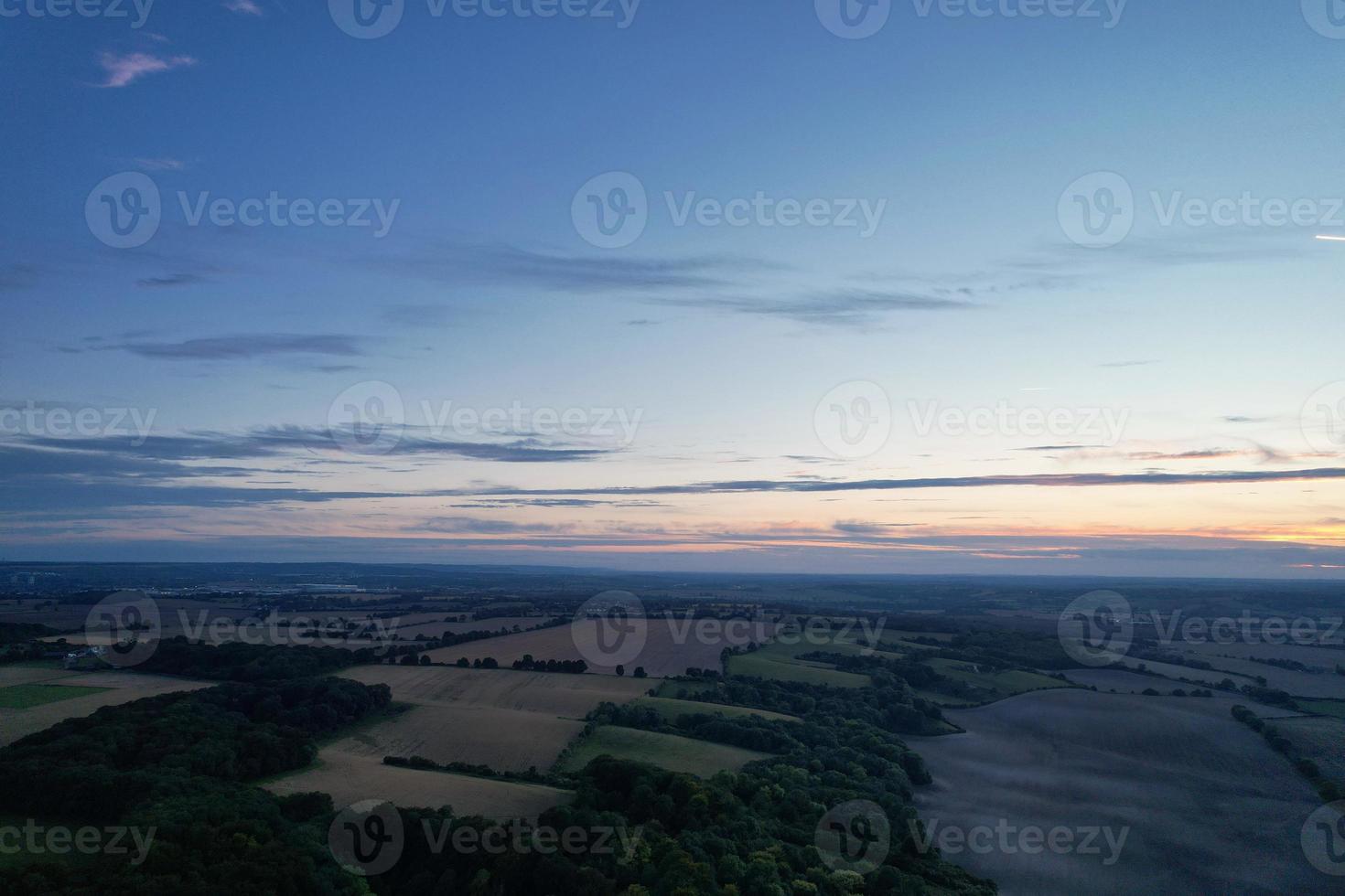 imagens aéreas e vista de alto ângulo do campo britânico, imagens do drone foto