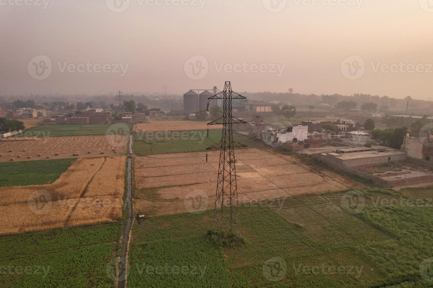 vista aérea da vila de kala shah kaku de punjab paquistão foto