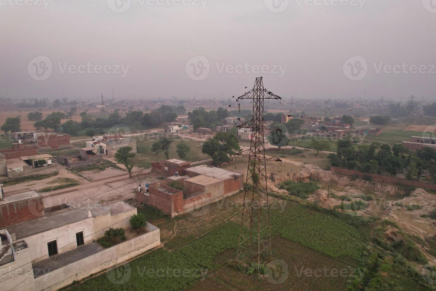 vista aérea da vila de kala shah kaku de punjab paquistão foto