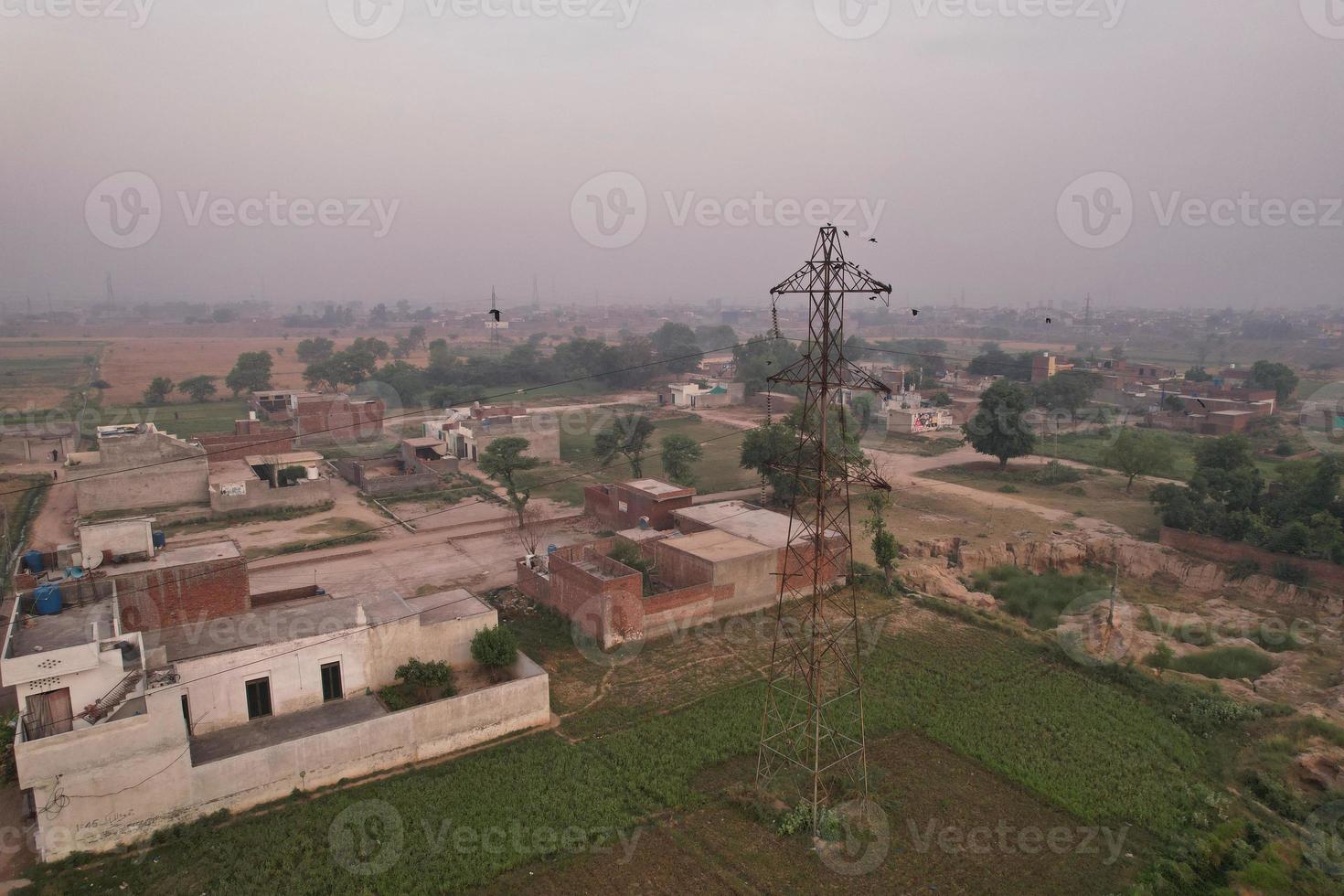 vista aérea da vila de kala shah kaku de punjab paquistão foto