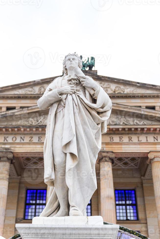 monumento schiller em gendarmenmarkt, berlim, alemanha foto