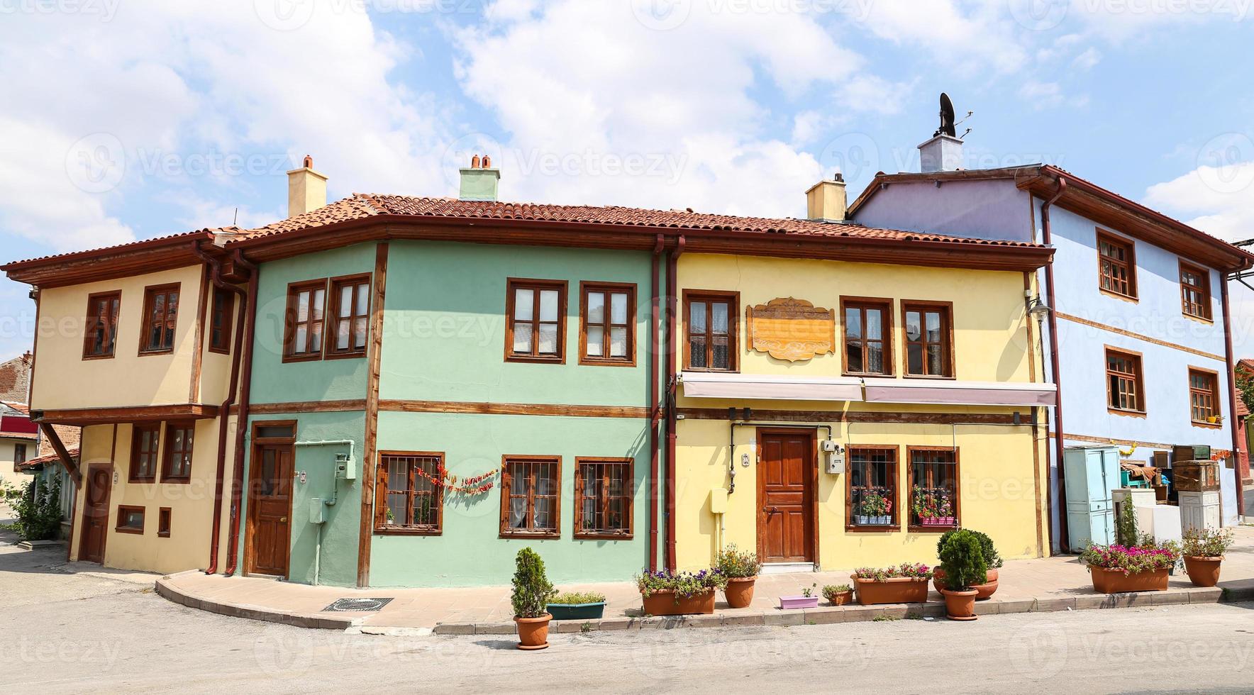 edifícios antigos na cidade de eskisehir foto