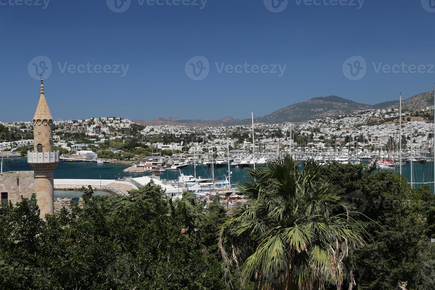 cidade de bodrum na cidade de mugla, turquia foto