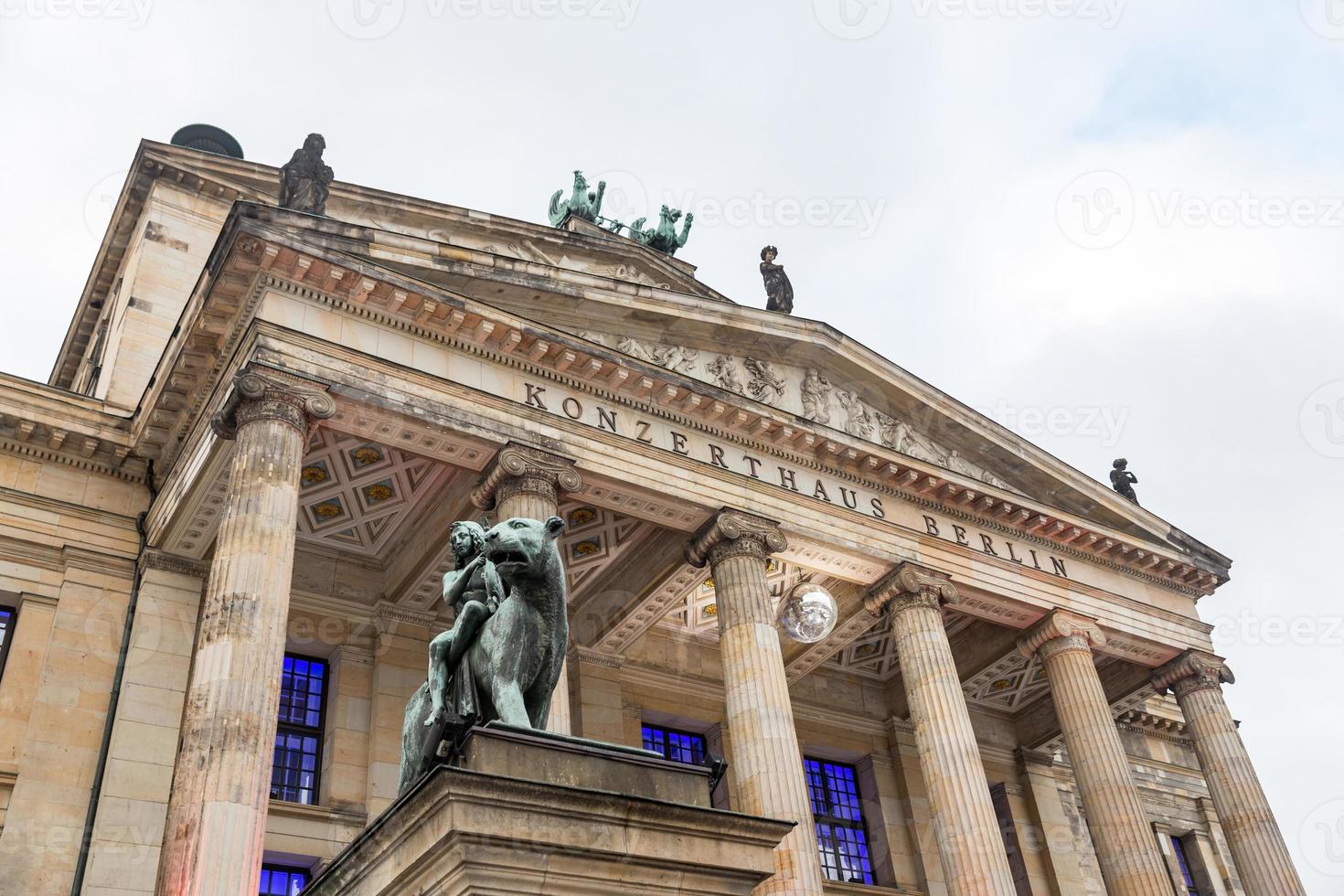 konzerthaus berlin na praça gendarmenmarkt, berlim, alemanha foto