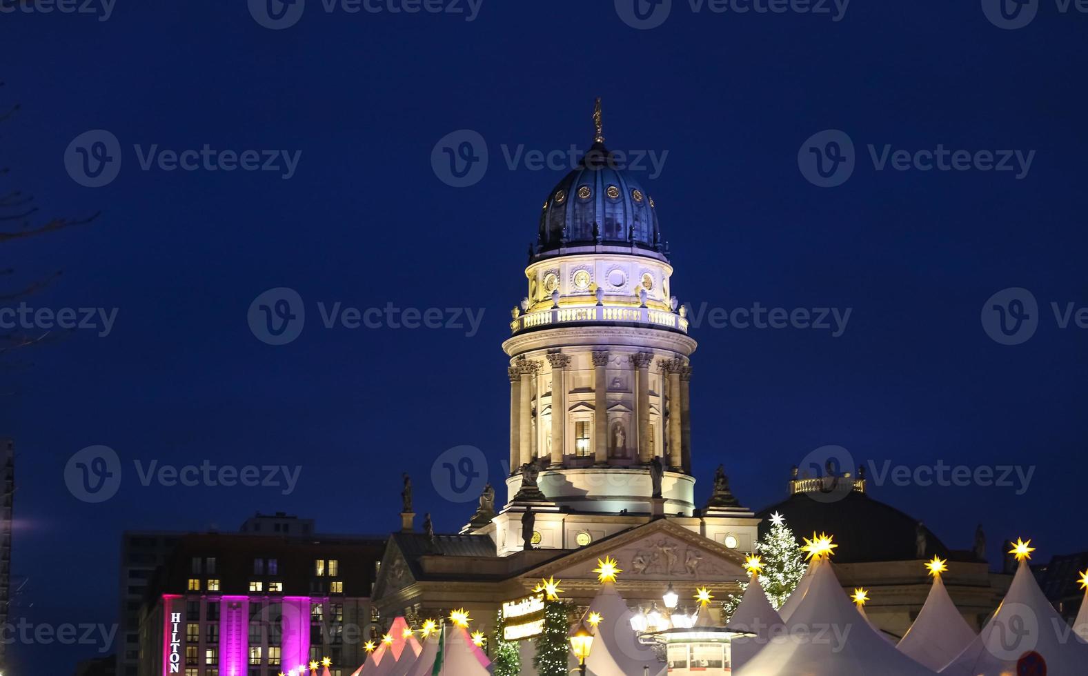 igreja alemã em gendarmenmarkt, berlim, alemanha foto