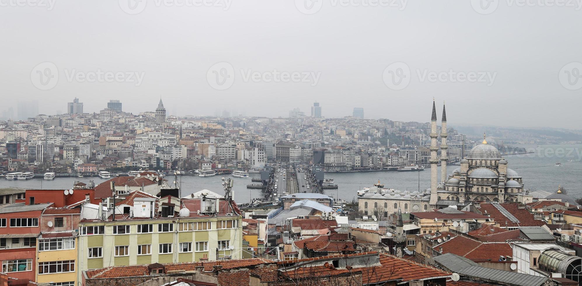 distrito de galata e karakoy em istambul foto