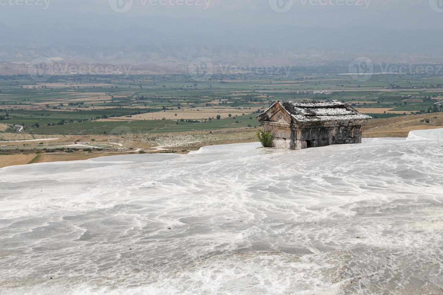 tumba antiga de hierapolis em pamukkale, turquia foto