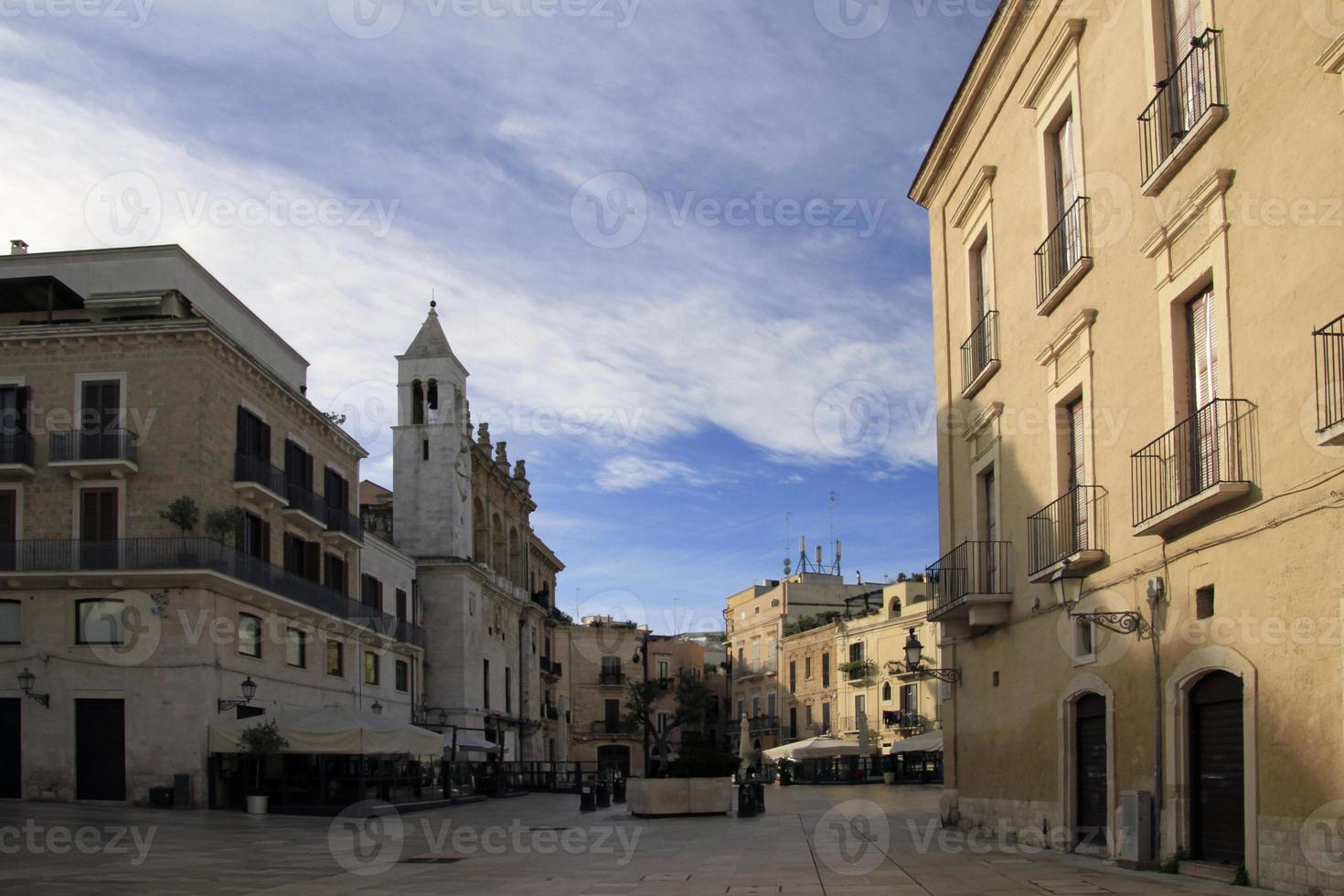 bari cidade velha nas horas da manhã foto