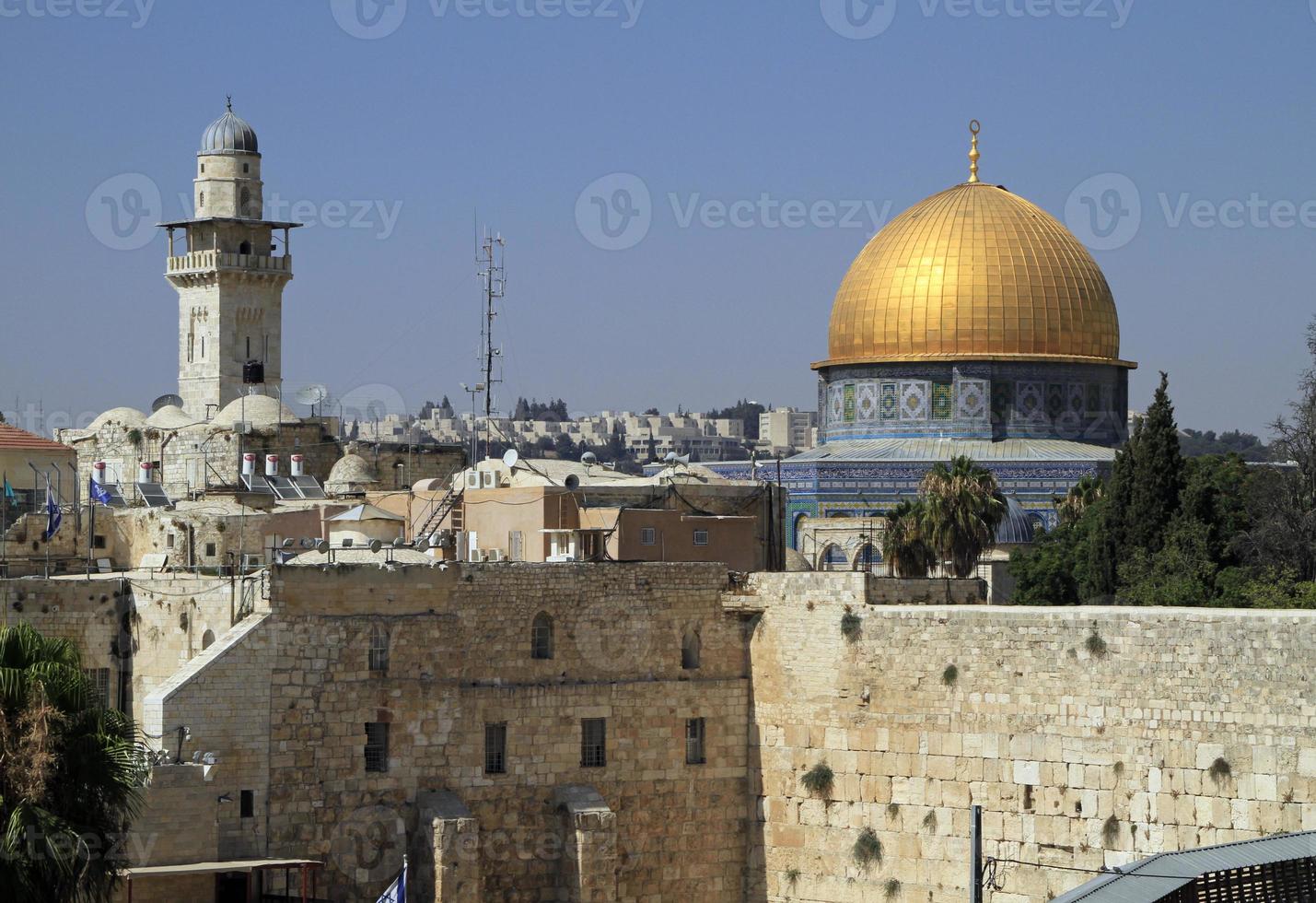 olhando por cima do muro das lamentações em jerusalém, israel foto