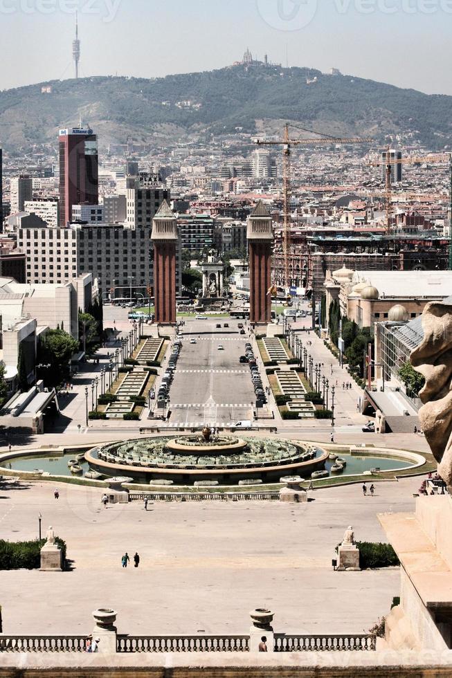 uma vista de barcelona na espanha foto