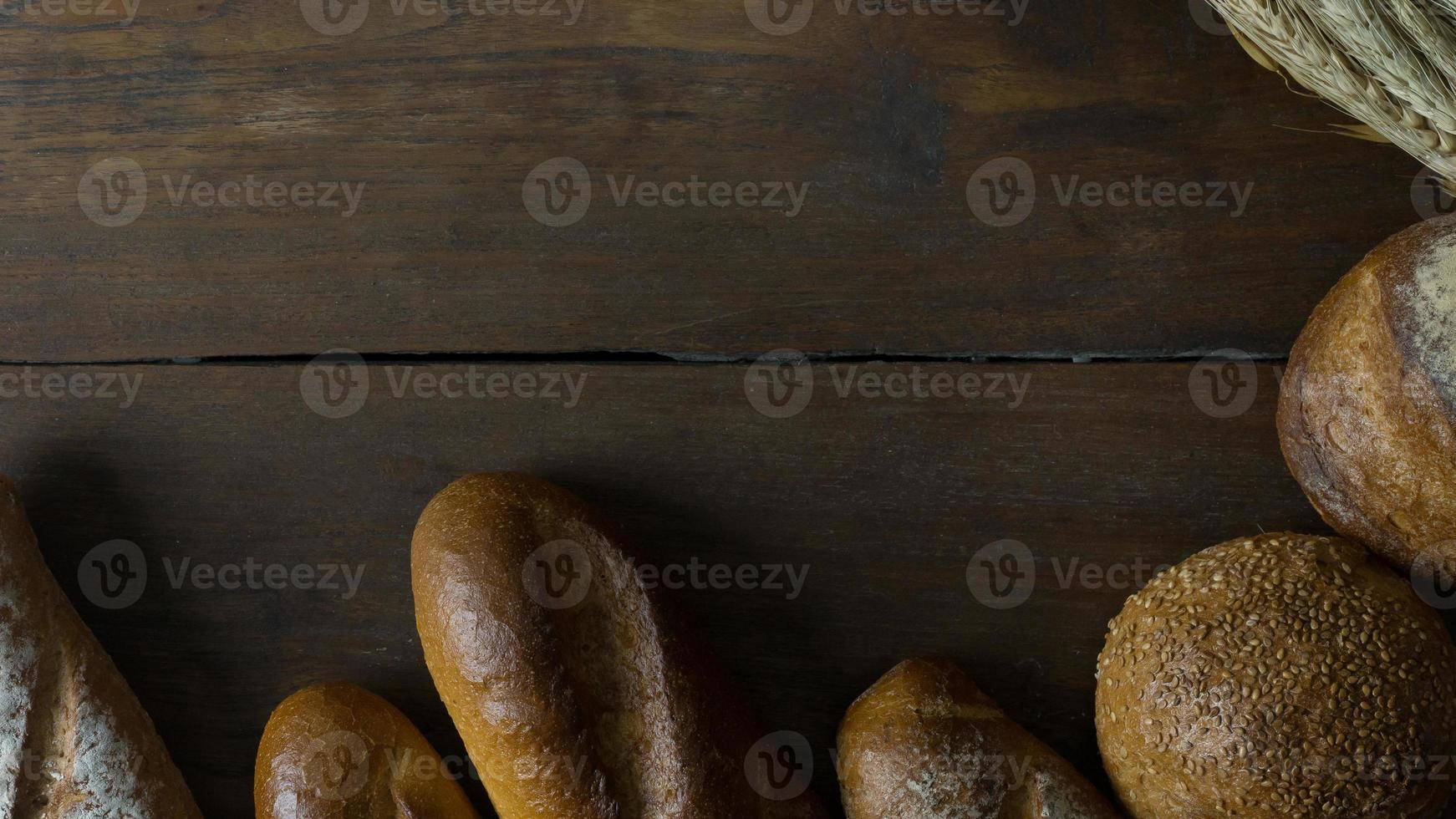 pão de aveia no fundo da imagem de madeira. foto