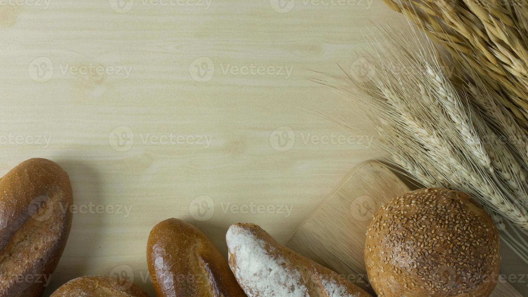 pão de aveia no fundo da imagem de madeira. foto