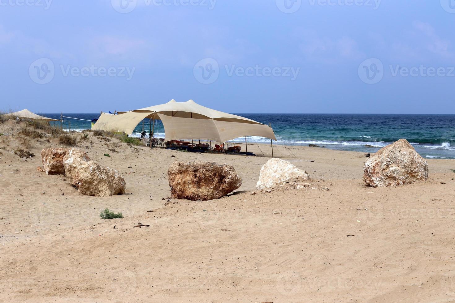 tenda turística na costa mediterrânica. foto