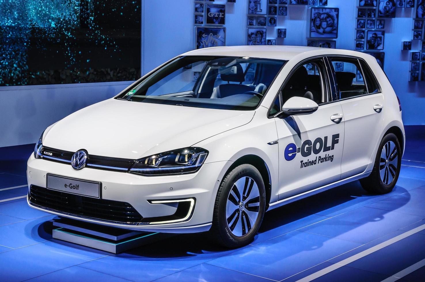 frankfurt - setembro de 2015 volkswagen vw e-golf apresentado na iaa int foto