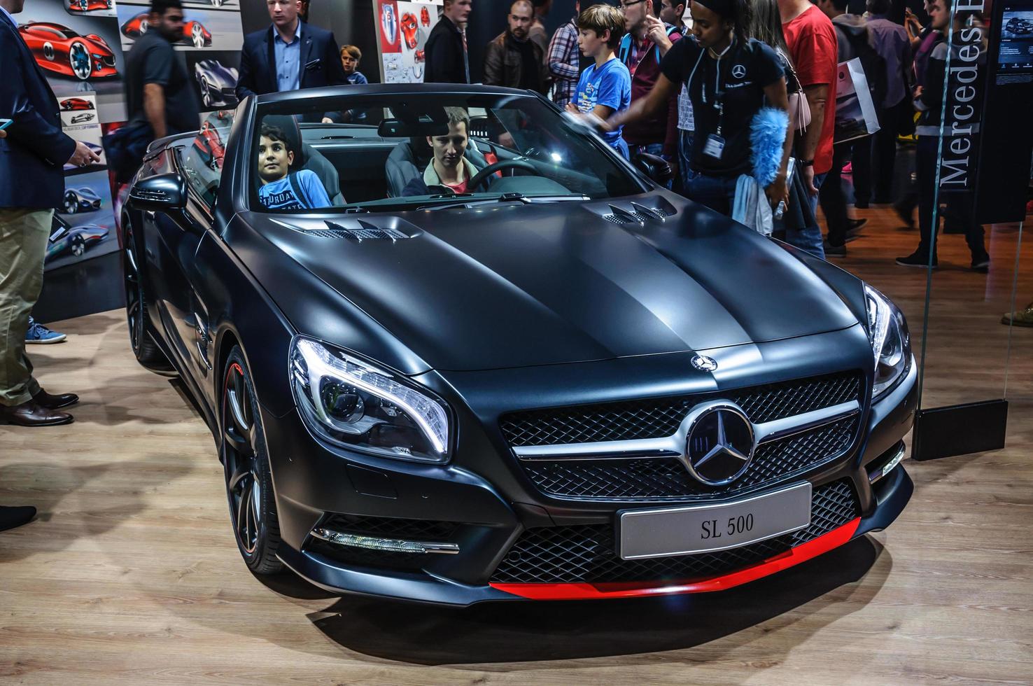 frankfurt - setembro de 2015 mercedes-benz sl 500 apresentado na iaa int foto