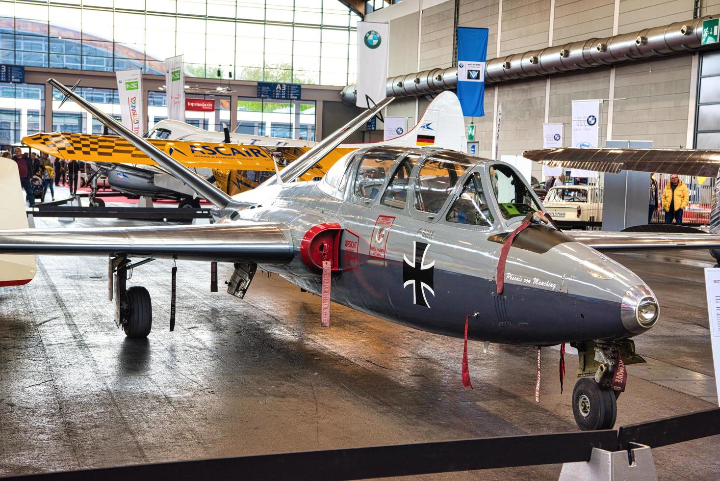 friedrichshafen - avião a jato cinza prateado de maio de 2019 modell fouga cm 170 r magister 1958 no motorworld classics bodensee em 11 de maio de 2019 em friedrichshafen, alemanha foto