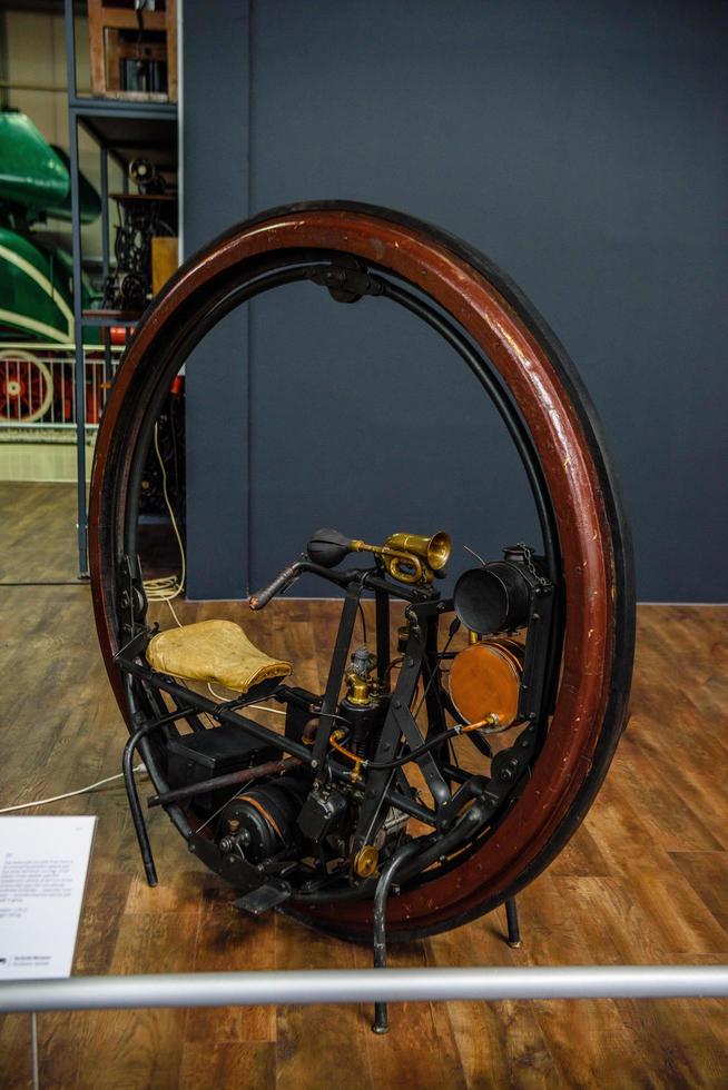 Sinsheim, Alemanha - mai 2022 motocicleta monociclo de madeira 1894 foto