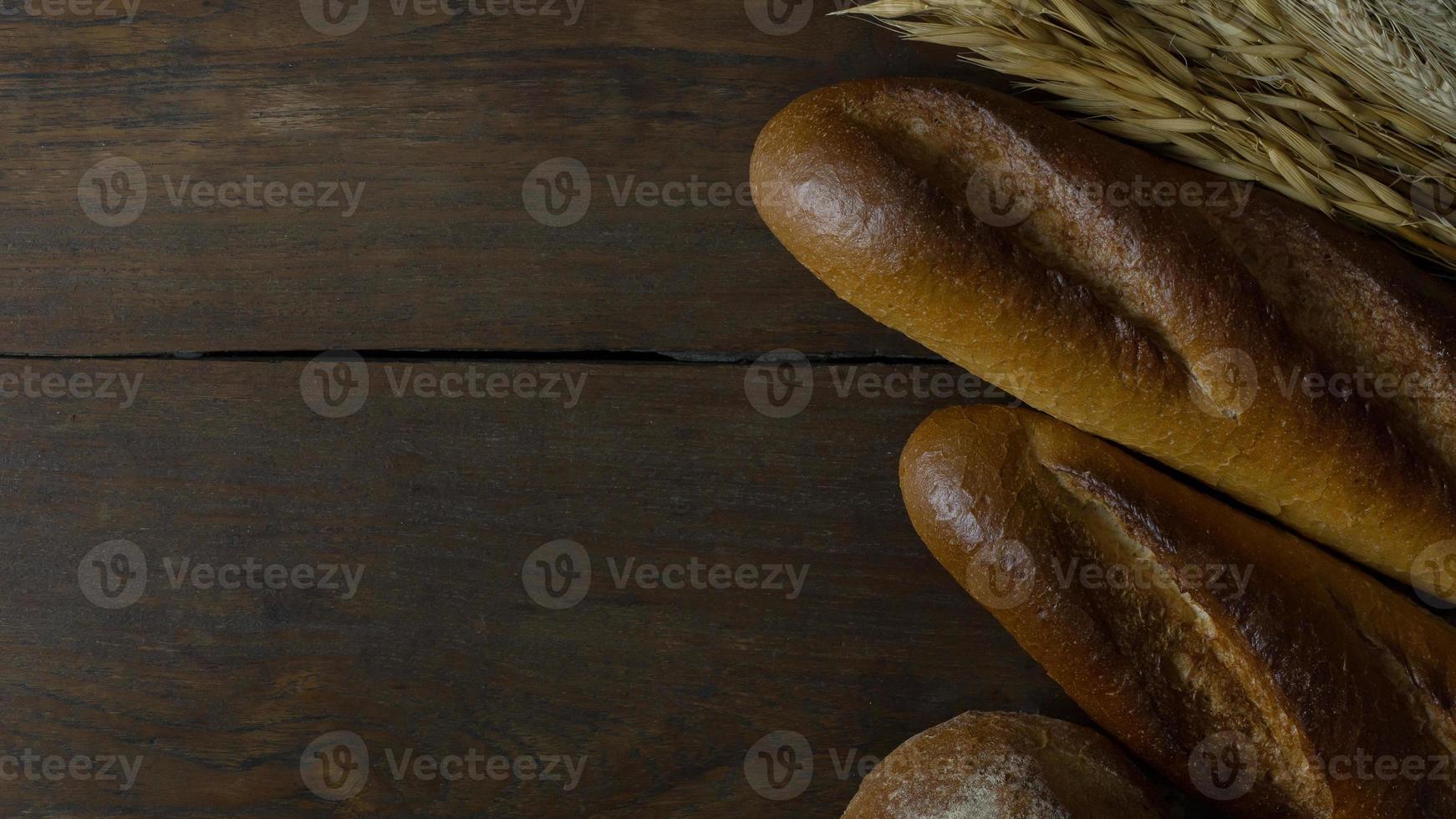 pão de aveia no fundo da imagem de madeira. foto