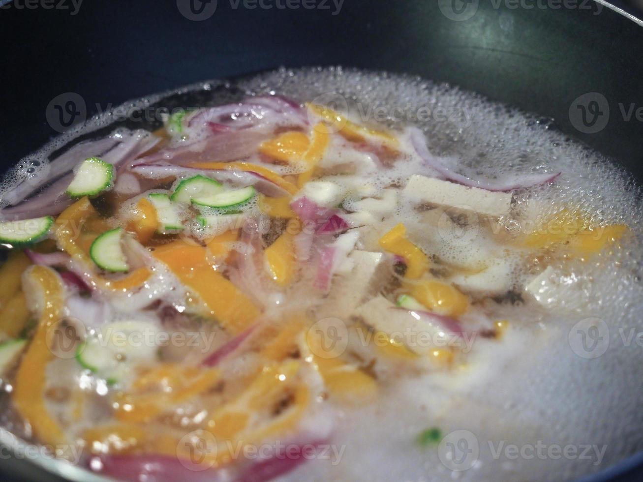 preparação de comida asiática foto