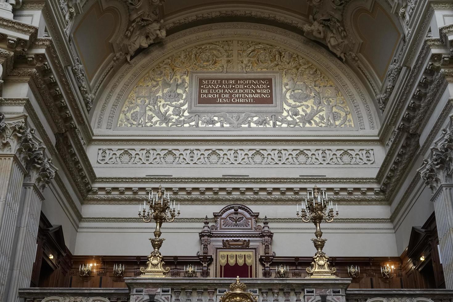 berlim, alemanha, 2014. detalhe da catedral em berlim foto