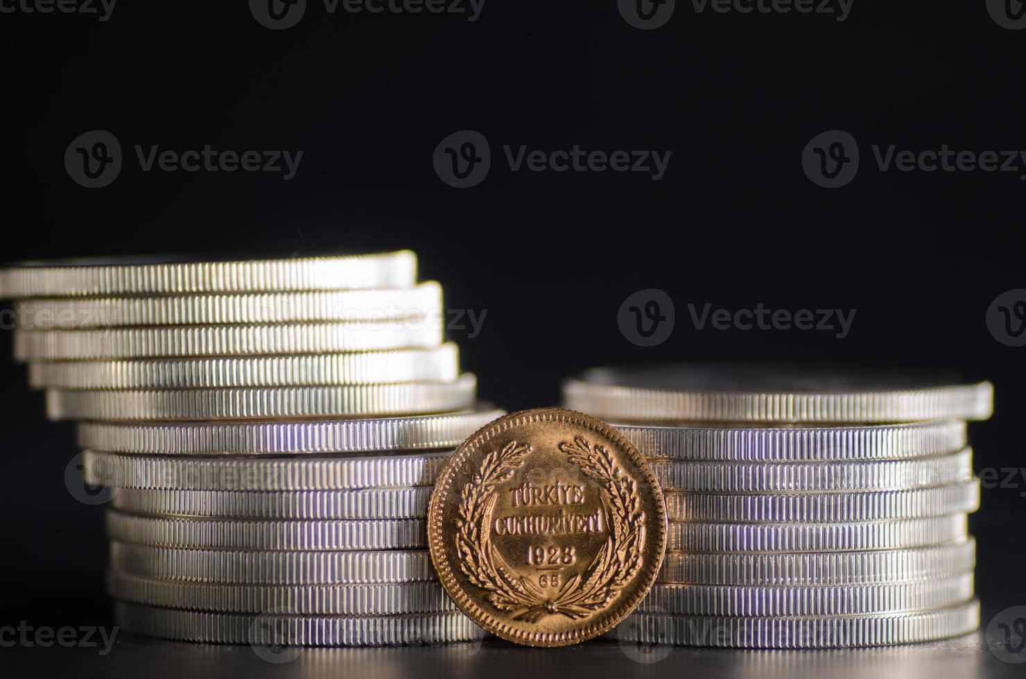 moeda de ouro turco kurush ataturk em moedas de prata da frente foto
