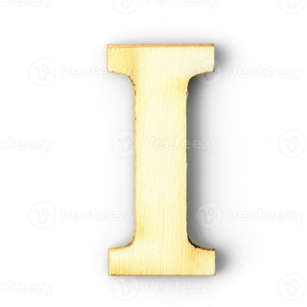 letra do alfabeto de madeira com sombra i foto