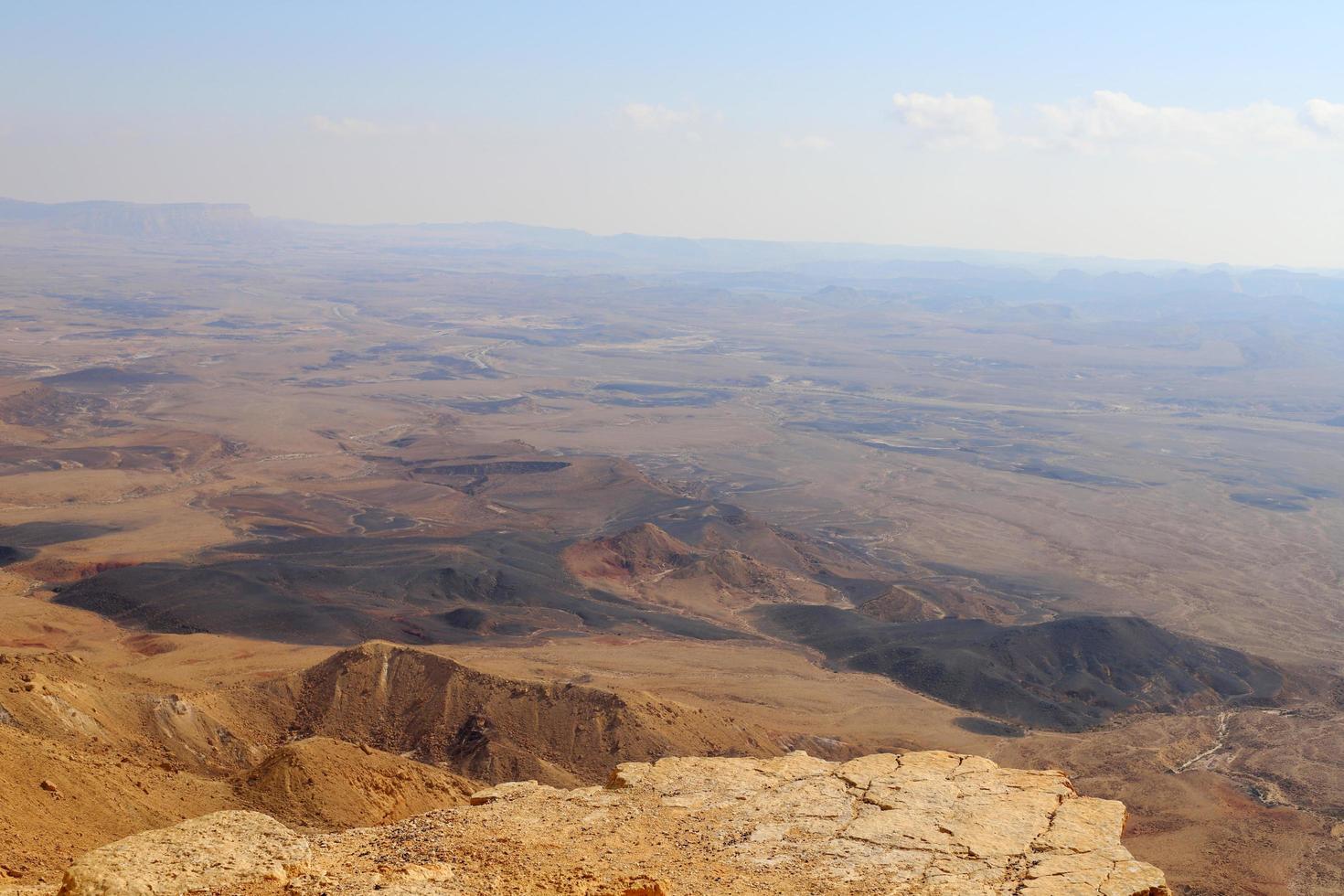 mitzpe ramon israel 1 de novembro de 2019. a cratera ramon é uma cratera de erosão no deserto de negev, no sul de israel. foto