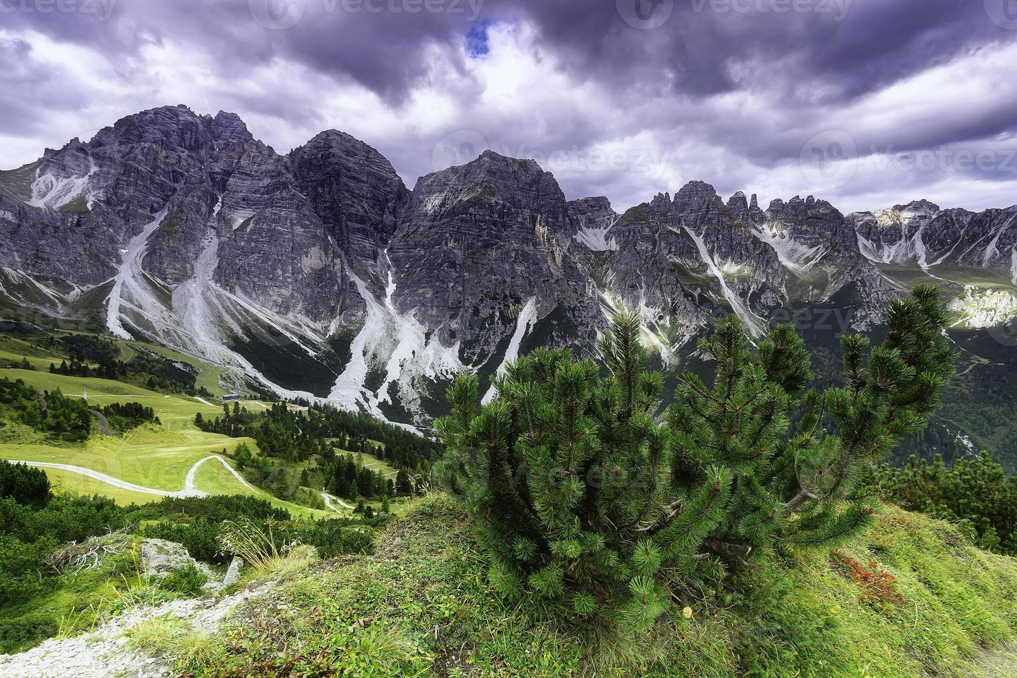 vista da sela da montanha kreuzjoch foto