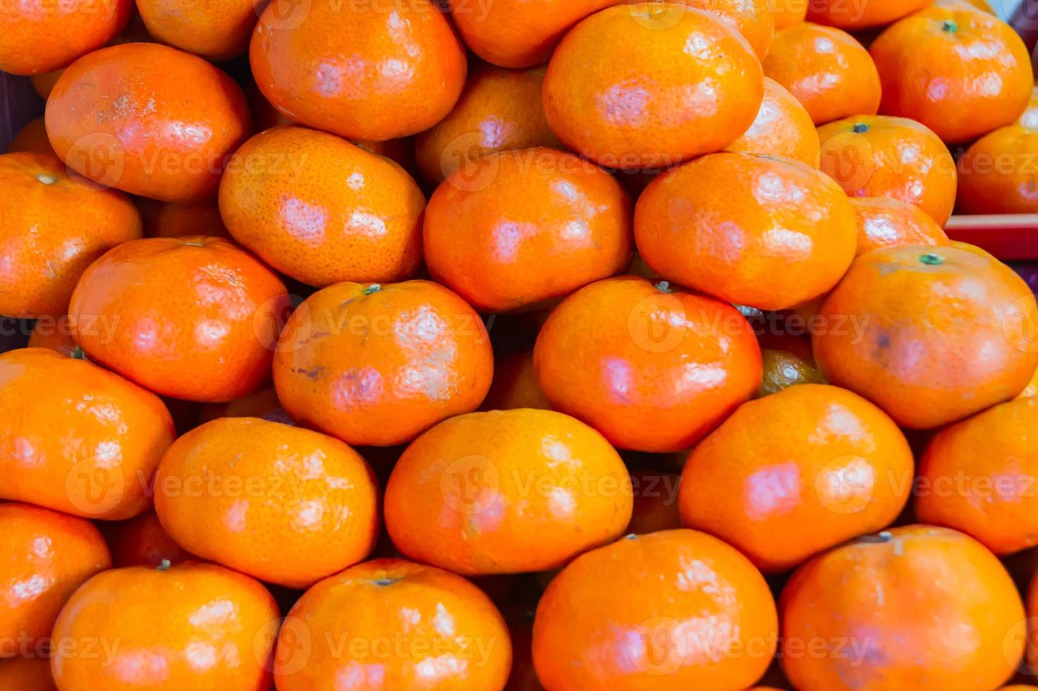 tangerinas maduras frescas para venda no mercado de agricultores foto