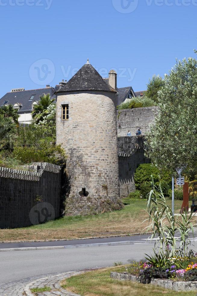 muralhas de quimper e a torre de nevet foto