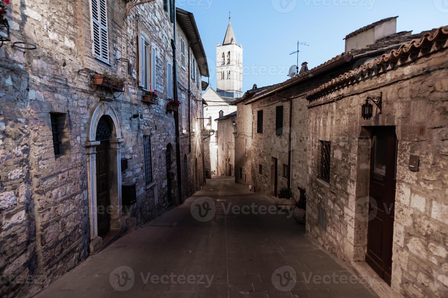 vila de Assis na região de umbria, itália. a cidade é famosa pela mais importante basílica italiana dedicada a st. francis - san francesco. foto