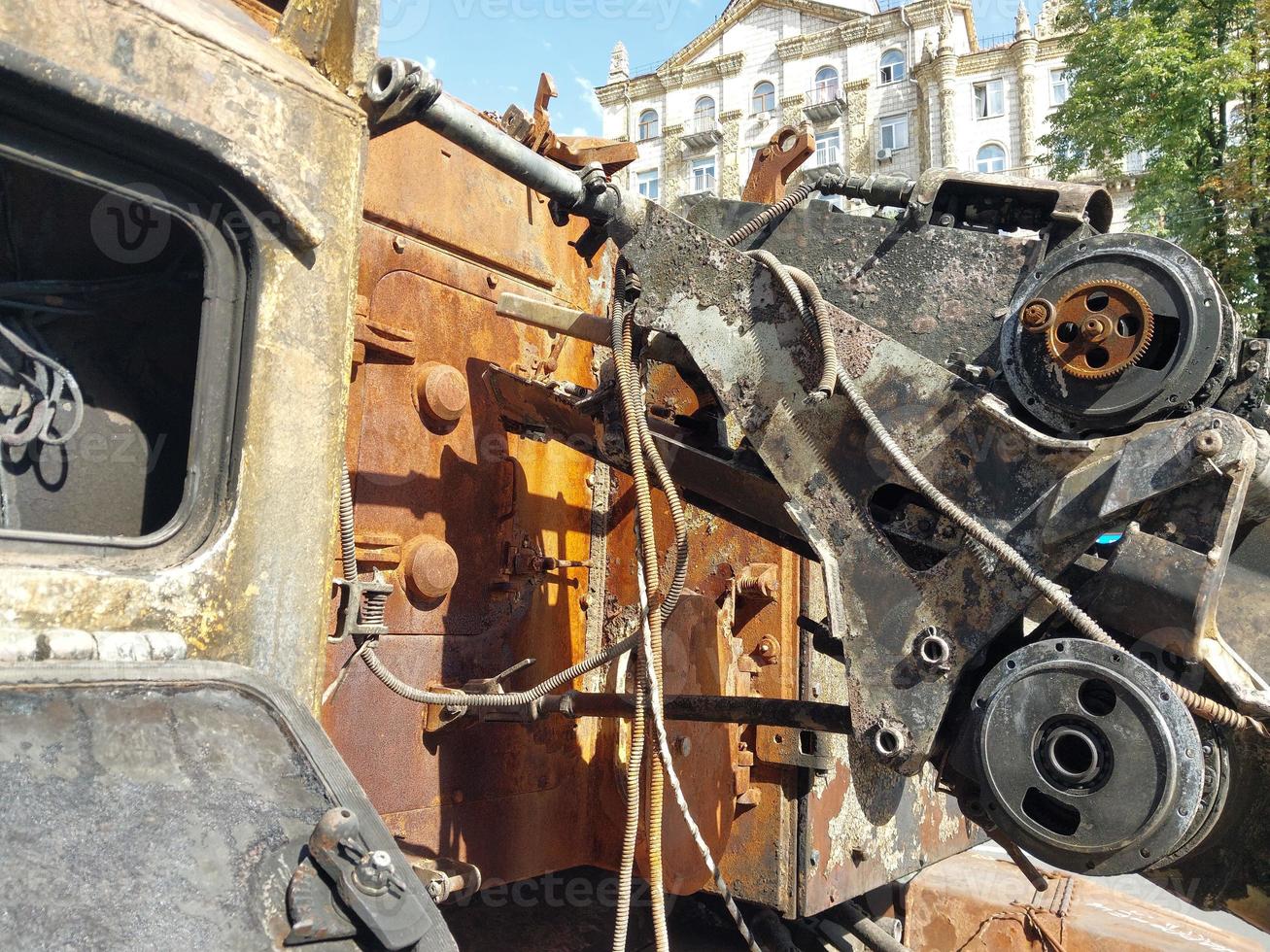 equipamento militar pesado destruído na batalha foto