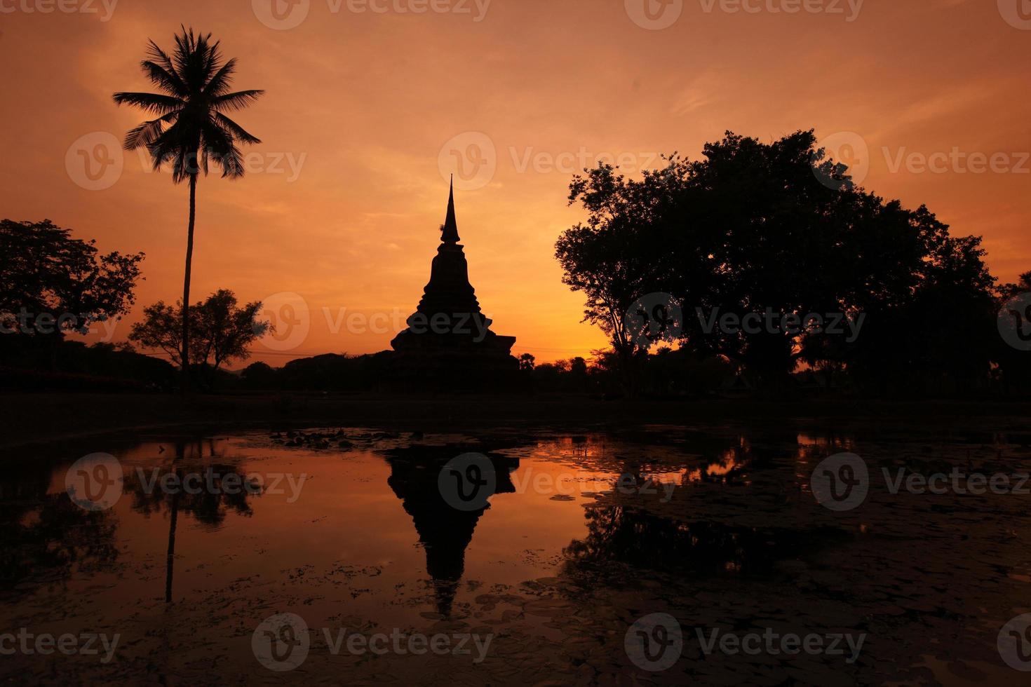 tailândia sukhothai wat mahathat foto