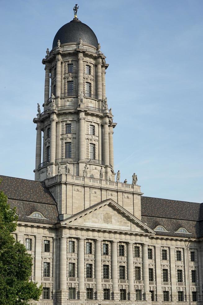 berlim, alemanha - 15 de setembro de 2014. o altes stadthaus, um antigo prédio da administração municipal em berlim em 15 de setembro de 2014 foto