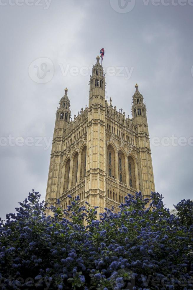torre victoria, casas do parlamento, londres, reino unido foto