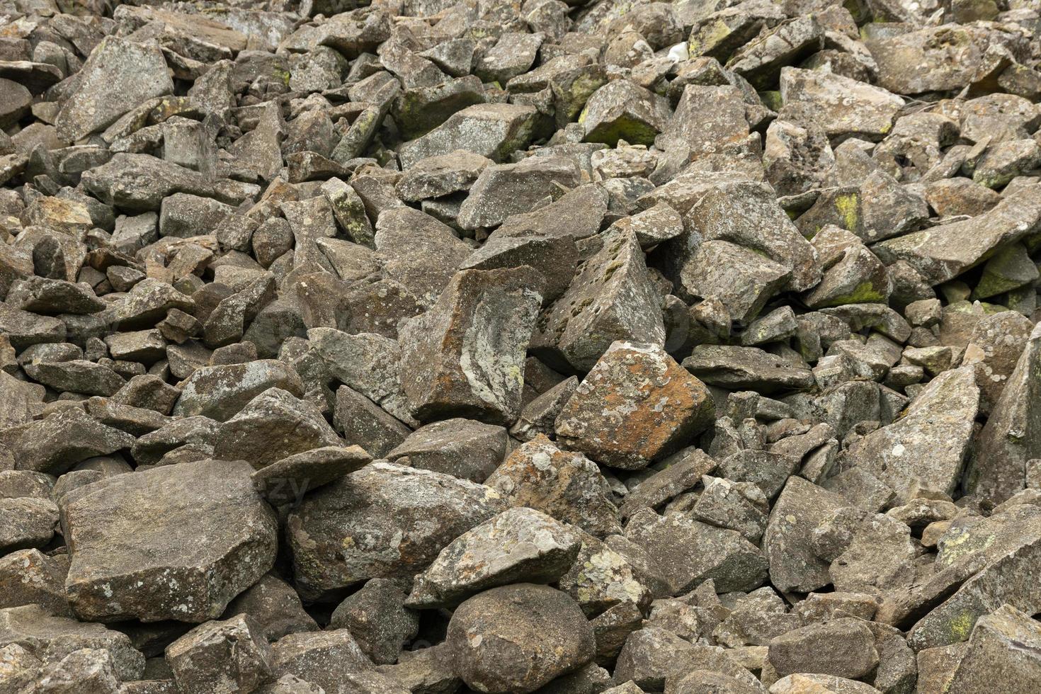 rochas, enormes pedras desmoronaram como resultado de um terremoto em uma zona sísmica. fundo, papel de parede. foto