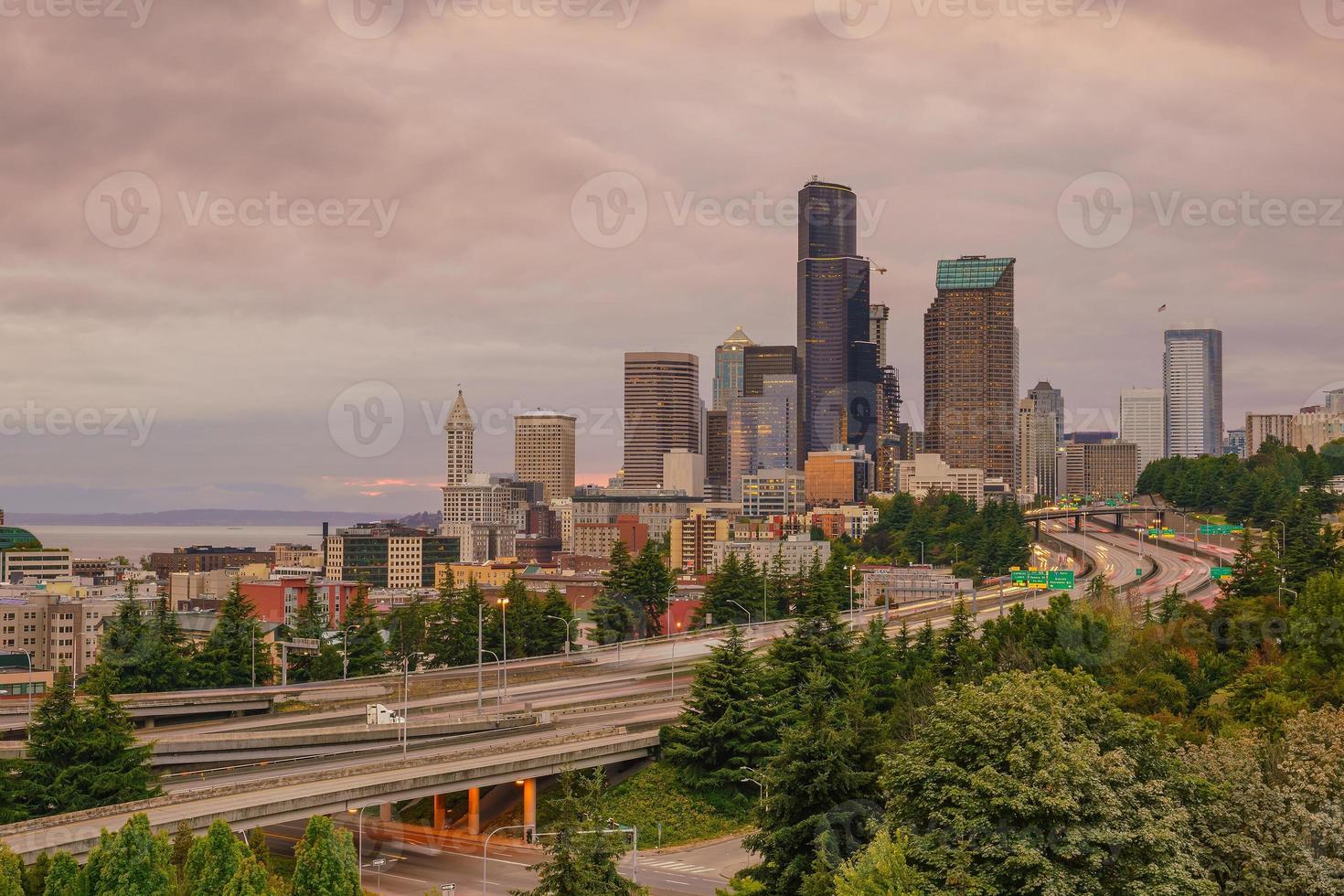 vista do horizonte do centro de seattle foto