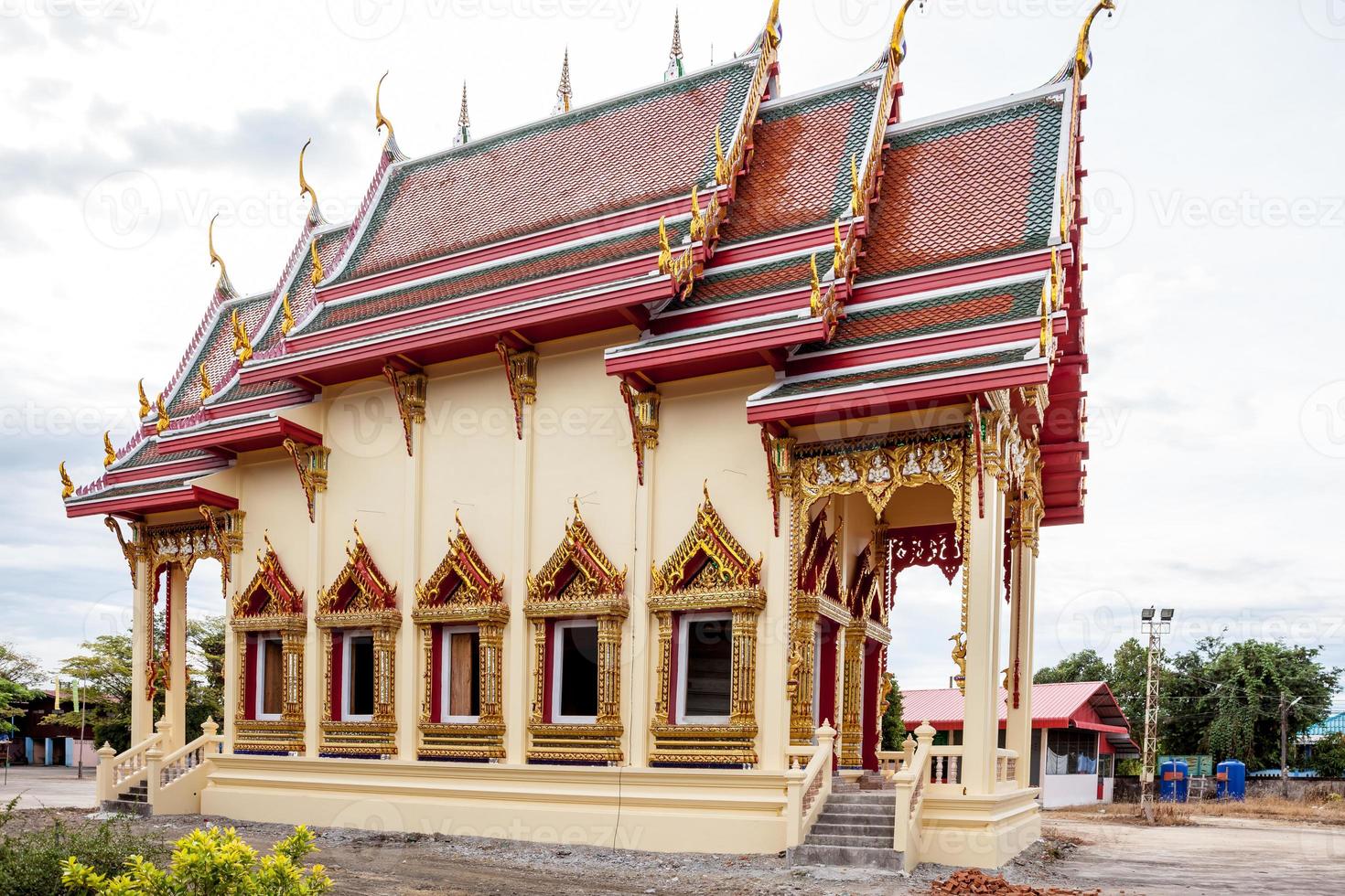 novo templo na tailândia foto